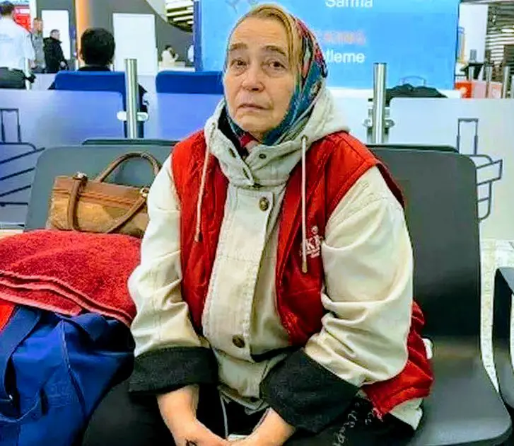 В аэропорту её ждал конверт вместо мужа